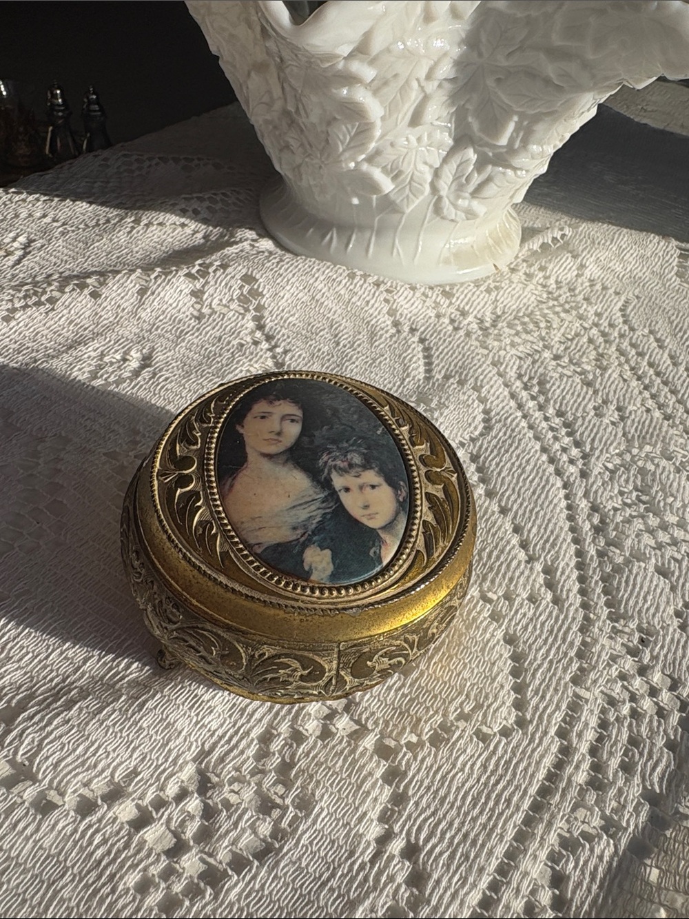 Round Ornate Gold-Tone Velvet-Lined Trinket Box